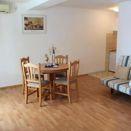 Lozica - Comfort With Terrace And Sea View Lejlighed